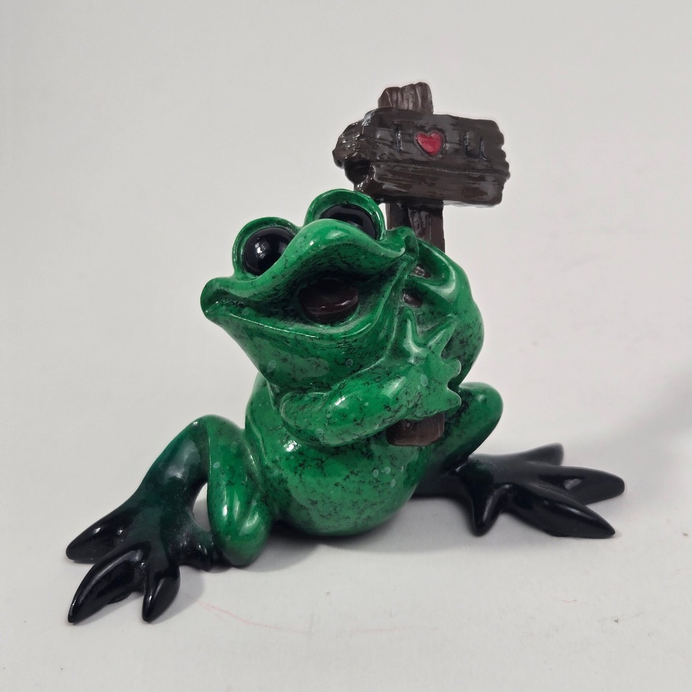 Kittys Critters Hiii Frog Figurine 2007 I Love You Sign Green Marbled Resin 3.75